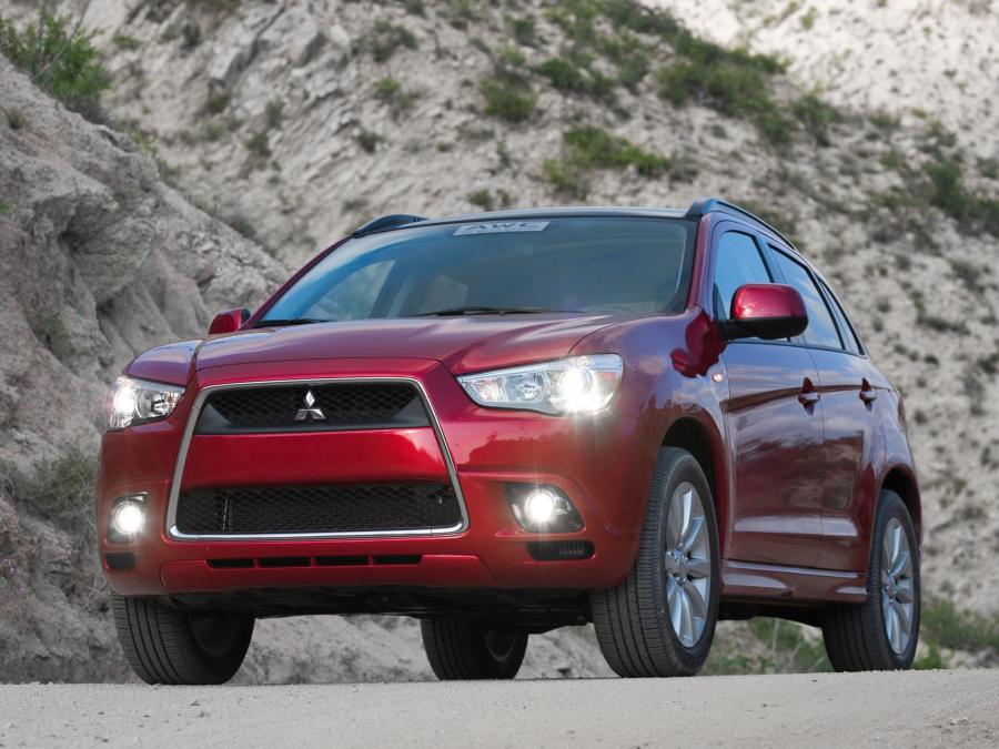  Mitsubishi Outlander Sport 2010 года  (фото 15 из 26)